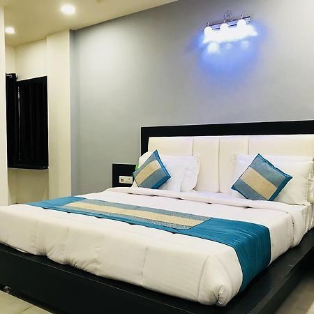 Aaradhya Residency Hotell Agra  Exteriör bild