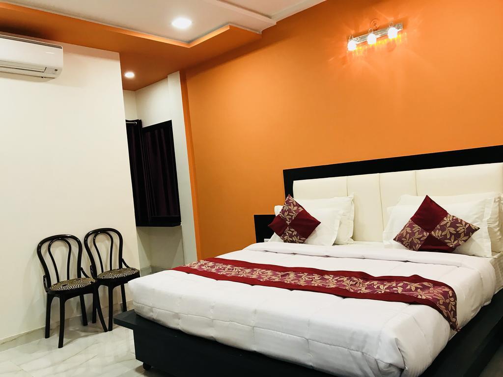 Aaradhya Residency Hotell Agra  Exteriör bild
