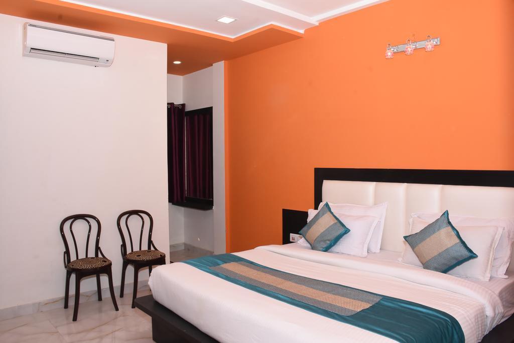 Aaradhya Residency Hotell Agra  Exteriör bild