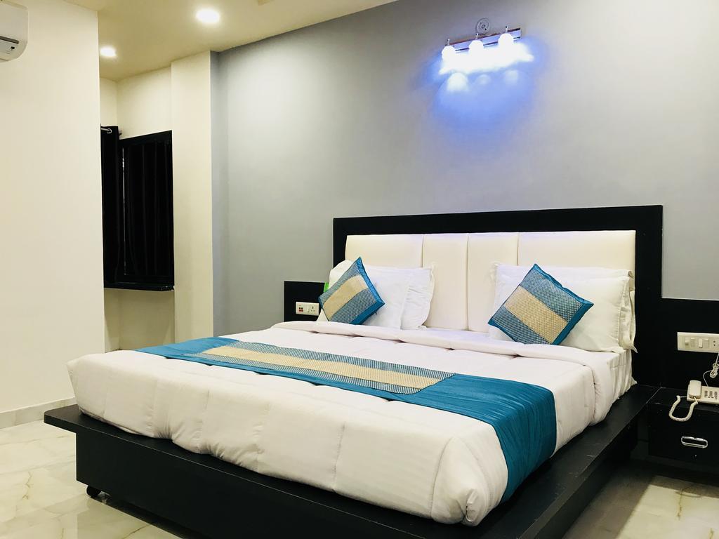 Aaradhya Residency Hotell Agra  Exteriör bild