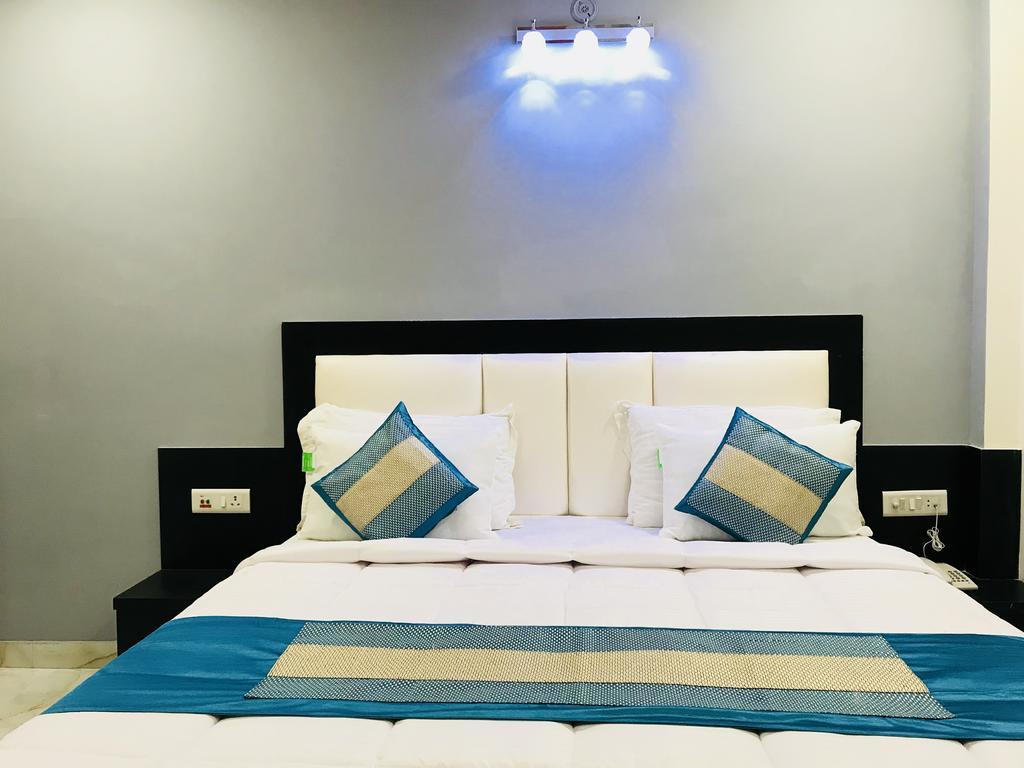 Aaradhya Residency Hotell Agra  Exteriör bild