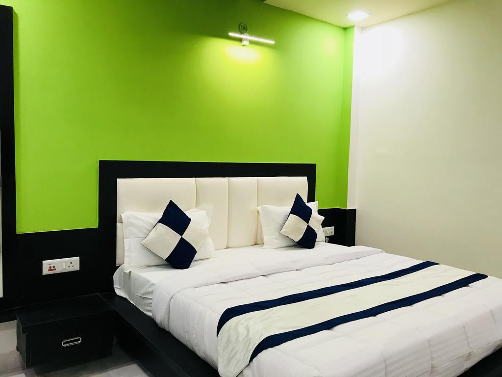 Aaradhya Residency Hotell Agra  Exteriör bild