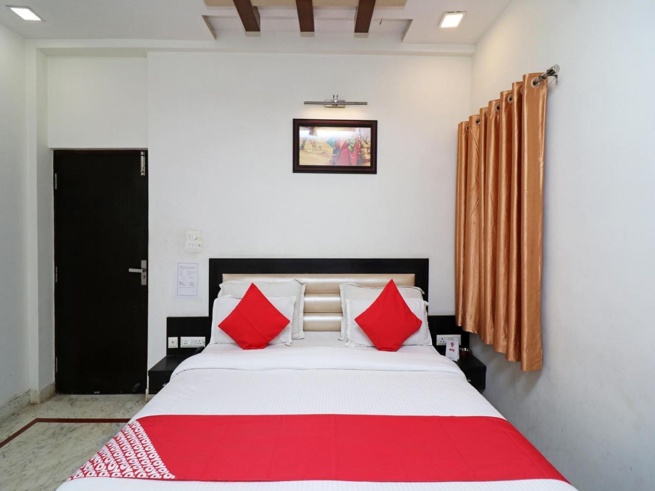 Aaradhya Residency Hotell Agra  Exteriör bild