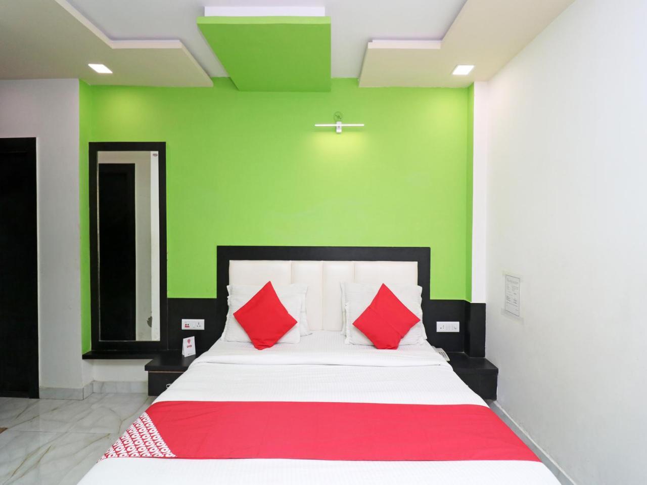 Aaradhya Residency Hotell Agra  Exteriör bild