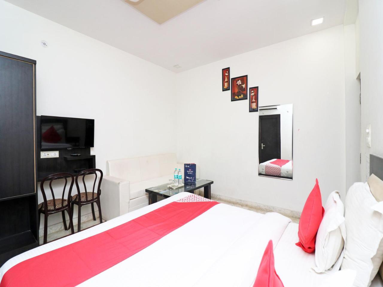 Aaradhya Residency Hotell Agra  Exteriör bild