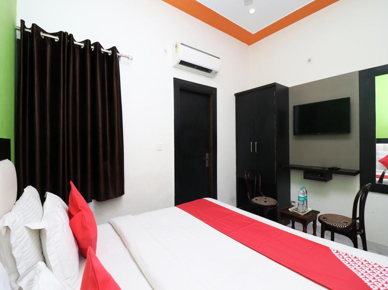 Aaradhya Residency Hotell Agra  Exteriör bild