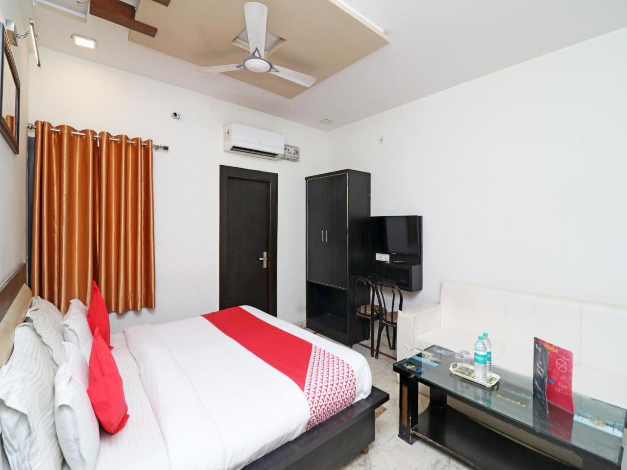 Aaradhya Residency Hotell Agra  Exteriör bild
