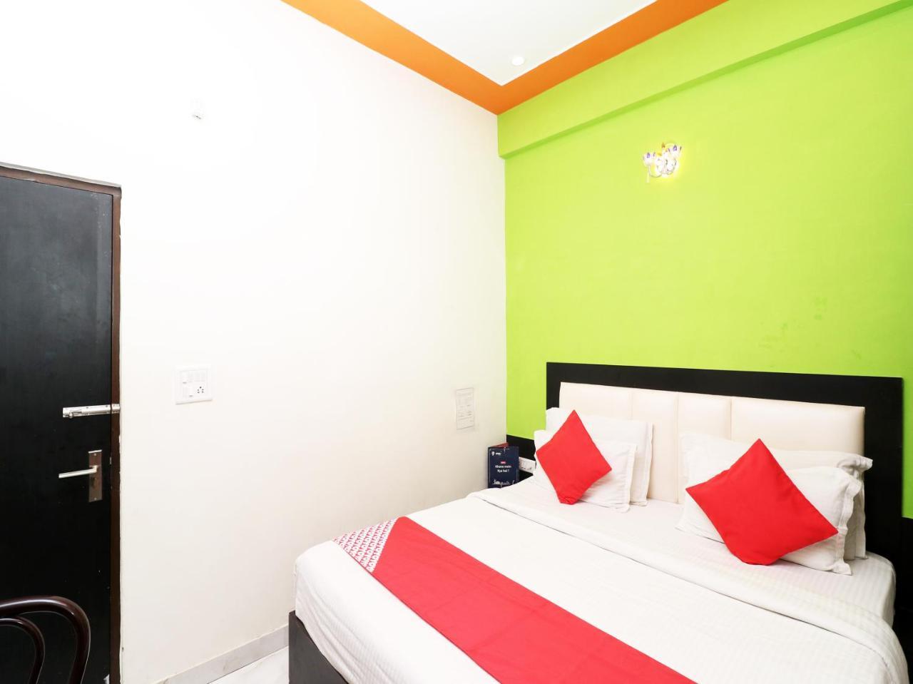 Aaradhya Residency Hotell Agra  Exteriör bild