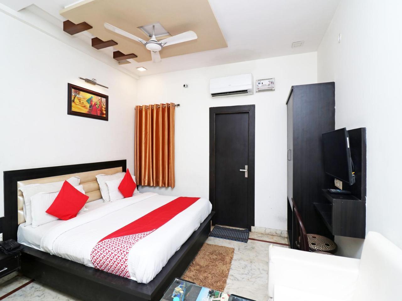 Aaradhya Residency Hotell Agra  Exteriör bild