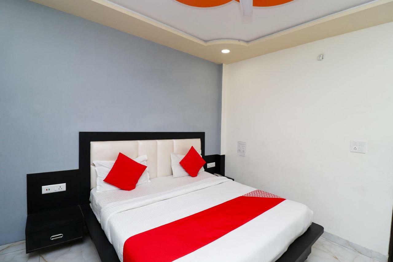 Aaradhya Residency Hotell Agra  Exteriör bild
