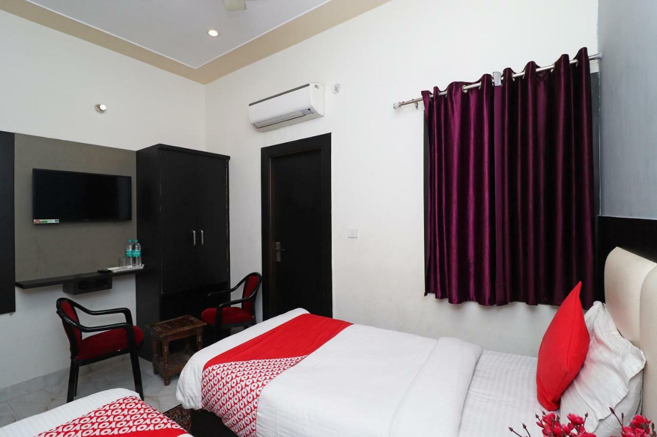 Aaradhya Residency Hotell Agra  Exteriör bild