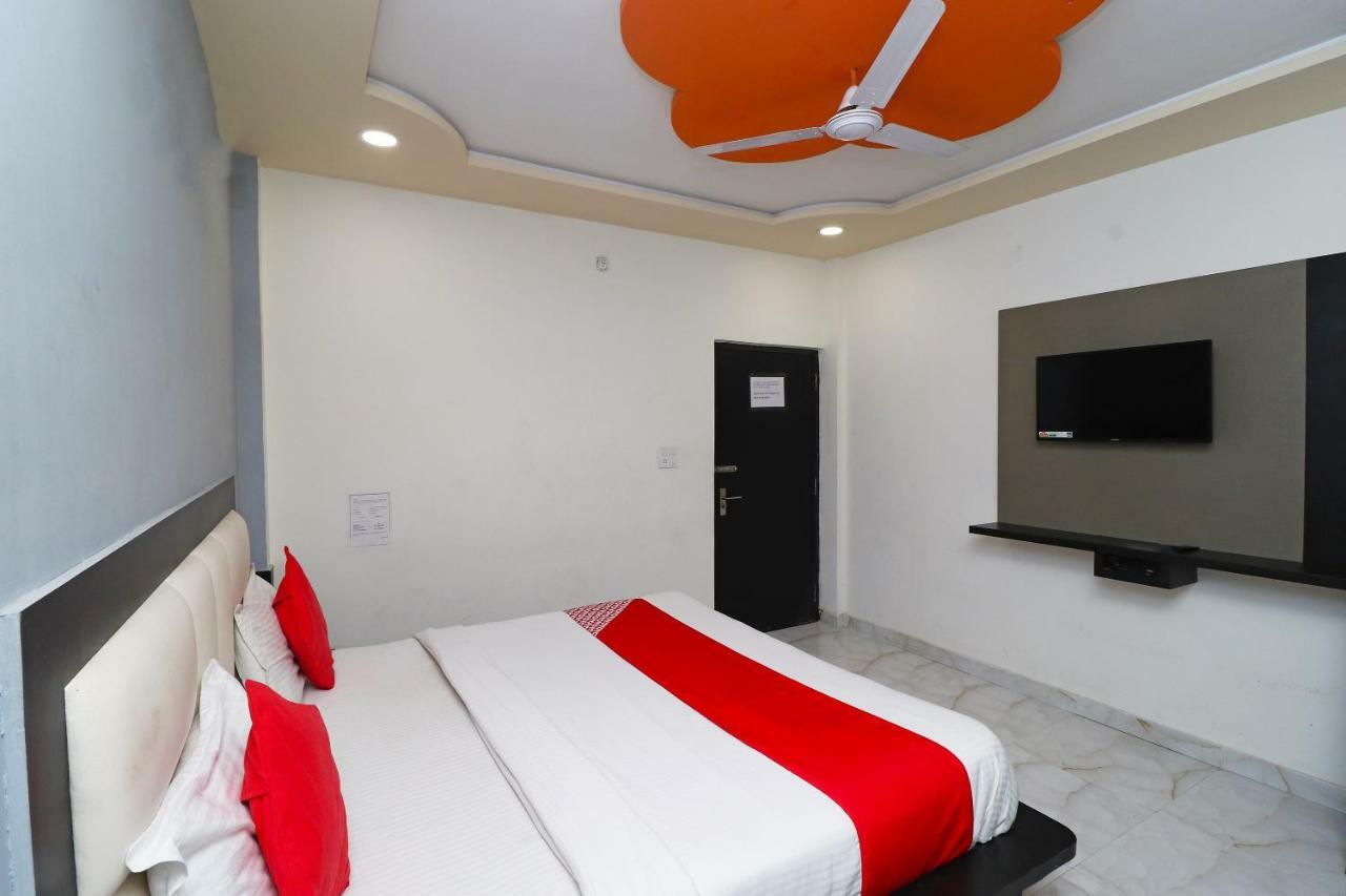 Aaradhya Residency Hotell Agra  Exteriör bild