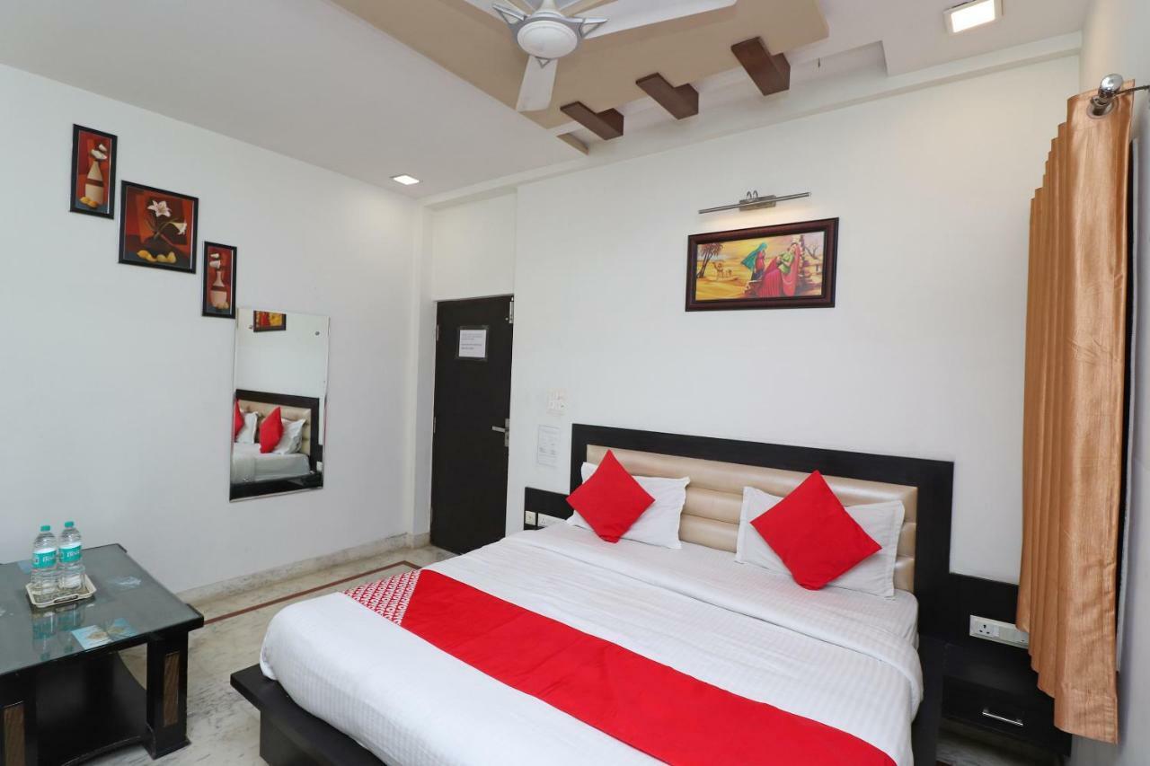 Aaradhya Residency Hotell Agra  Exteriör bild